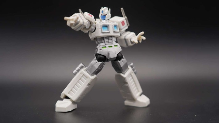 REVOLTECHNo.019变形金刚 フレンドショップ限定 ウルトラマグナス