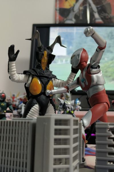 S.H.MonsterArts 哥斯拉：奇异点 终末哥斯拉 / 破灭型哥斯拉