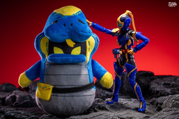 S.H.Figuarts  假面骑士贞德 眼镜蛇基因+拉咘柯芙 孔雀基因