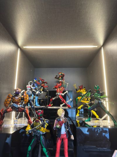 S.H.Figuarts(真骨雕制法) 假面骑士欧兹 十周年 复活的核心硬币 假面骑士欧兹 永恒鹰雀鹫联组