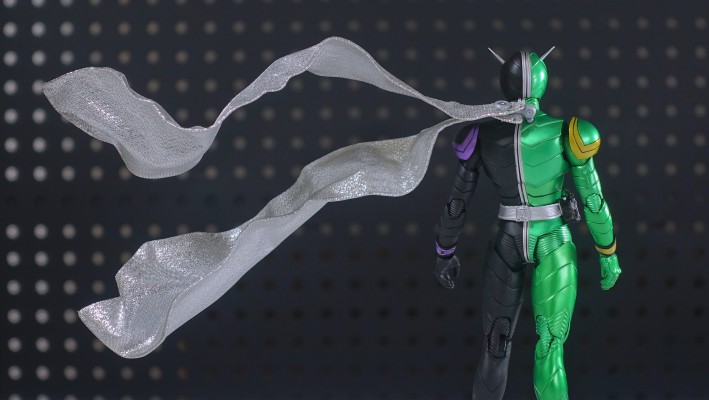 S.H.Figuarts（真骨雕制法）   假面骑士双骑 疾风王牌形态 风都侦探改编动画纪念版