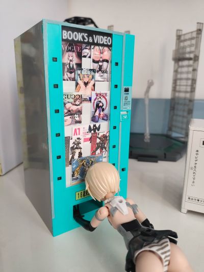 偷偷买涩涩杂志的轰雷