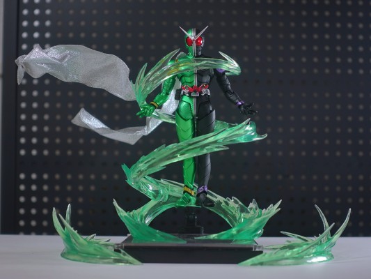 S.H.Figuarts（真骨雕制法）   假面骑士双骑 疾风王牌形态 风都侦探改编动画纪念版