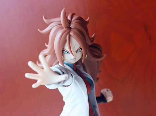 S.H.Figuarts 龙珠斗士Z DLC 人造人21号 (白衣)