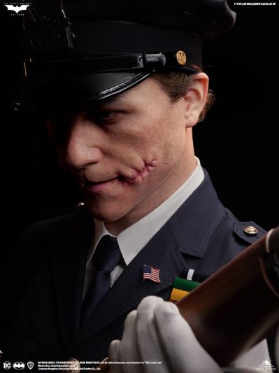 DC系列 蝙蝠侠：黑暗骑士 小丑 警服 胸像