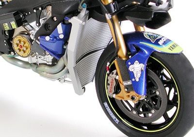 1/12 摩托车系列 No.98 雅马哈 YZR-M1'04 No.46/No.17