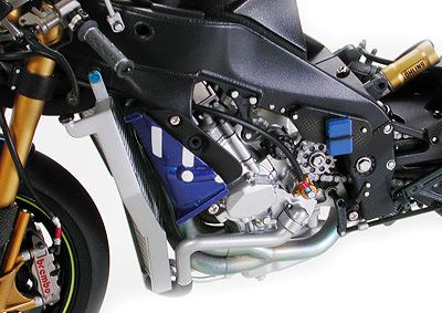 1/12 摩托车系列 No.98 雅马哈 YZR-M1'04 No.46/No.17