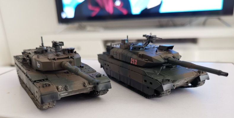 1/72 军模套件 No.16 日本陆上自卫队 10式主战坦克＆73式特大型半挂拖车