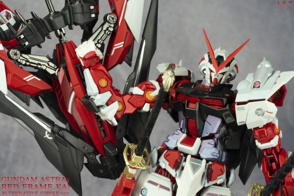 METAL BUILD 机动战士高达SEED ASTRAY系列 异端高达红色机改 (新生强袭版)