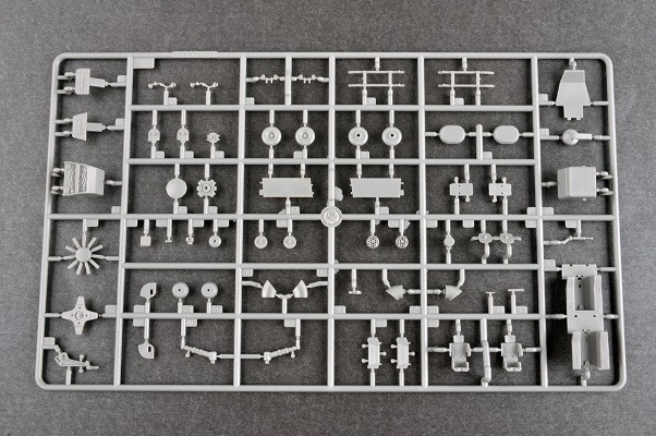 编号：05819  1/48 军用飞机系列 直-19 轻型侦查攻击直升机