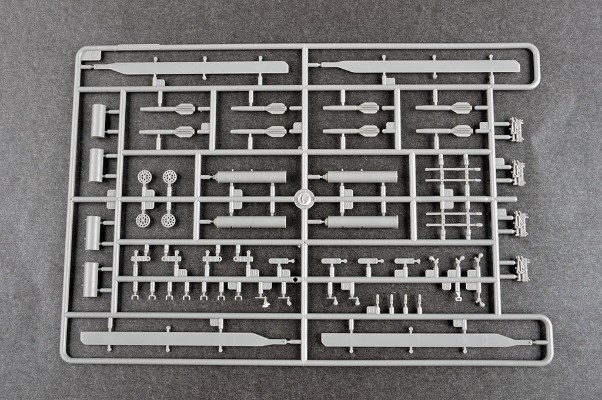 编号：05819  1/48 军用飞机系列 直-19 轻型侦查攻击直升机