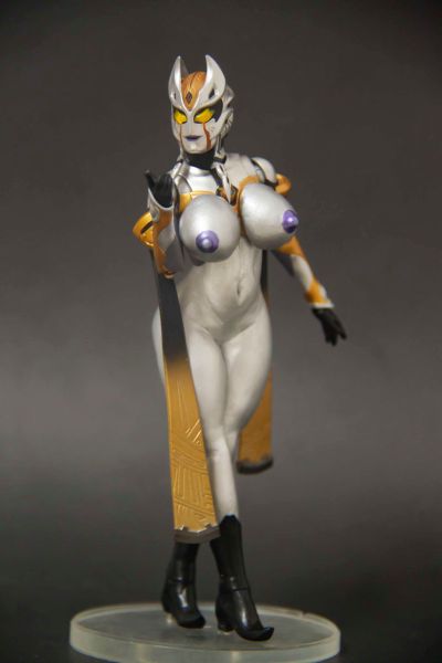 S.H.Figuarts  特利迦奥特曼 卡露蜜拉