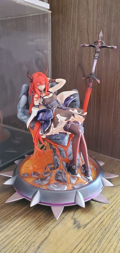 明日方舟 史尔特尔 熔火Ver.