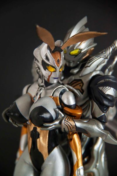 S.H.Figuarts  特利迦奥特曼 卡露蜜拉