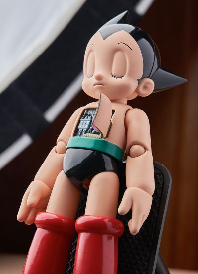 MAFEX 编号145 铁臂阿童木 阿童木 1.5版本