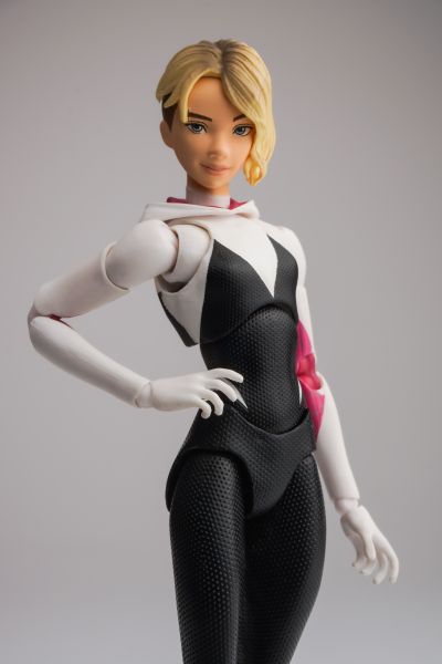 MAFEX No.134 蜘蛛侠：平行宇宙 蜘蛛格温 ＆ 蜘猪侠