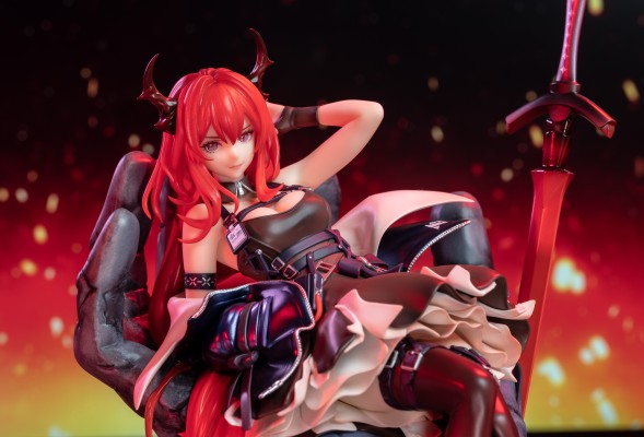 明日方舟 史尔特尔 熔火Ver.