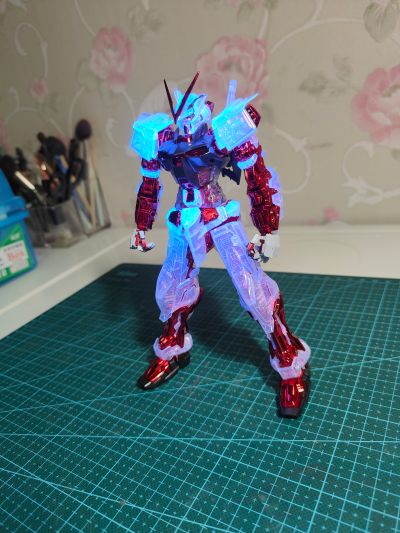 MG 高达基地限定   异端高达红色机(翔翼型装备) 电镀骨架/透明配色