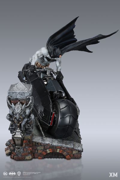 DC漫画 蝙蝠侠:白骑士 蝙蝠车版