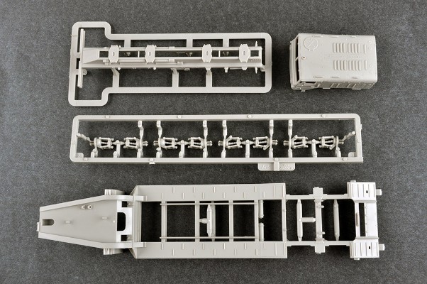 编号：07194 1/72 装甲车辆系列 MAZ-537G 中期型（带MAZ/ChMZAP-5247G型半挂车）
