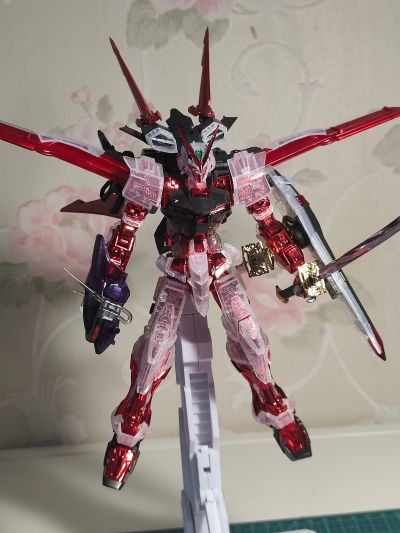 MG 高达基地限定   异端高达红色机(翔翼型装备) 电镀骨架/透明配色