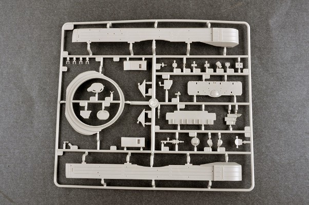 编号：09601 1/35 装甲车辆系列 苏联 T-72乌拉尔（172工程）