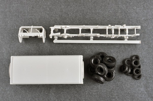 编号：07177 1/72 装甲车辆系列 M983拖车 与 AN/TPY-2 X波段雷达