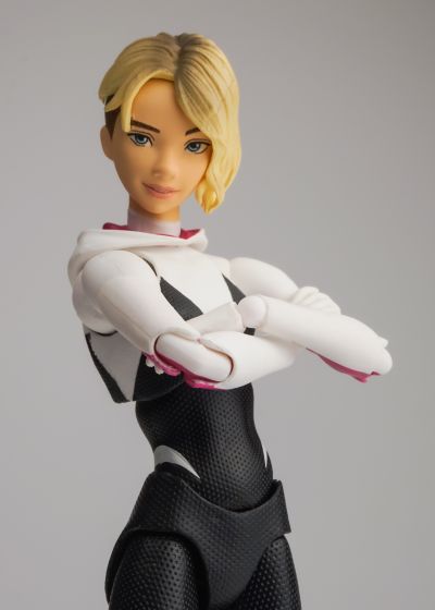 MAFEX No.134 蜘蛛侠：平行宇宙 蜘蛛格温 ＆ 蜘猪侠