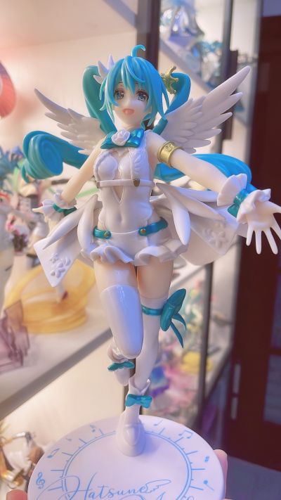 超级景品 “初音未来15周年纪念” 原画师：村上 ゆいち