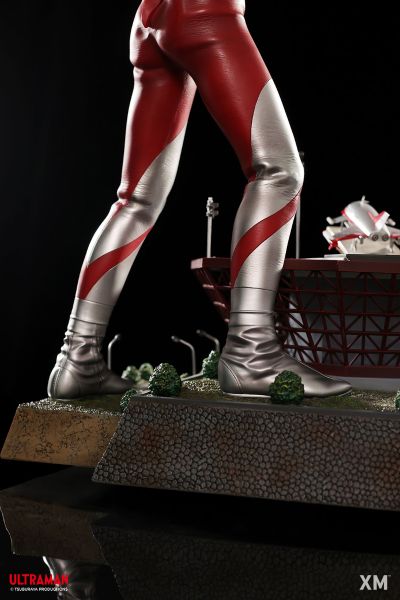 奥特曼 C型 全身像