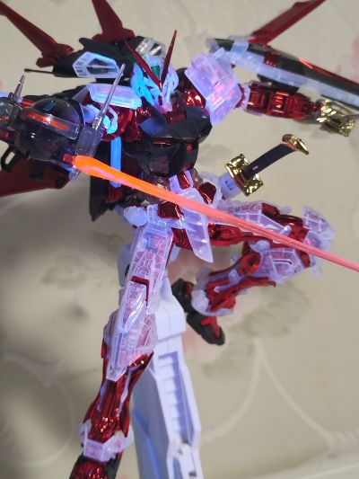 MG 高达基地限定   异端高达红色机(翔翼型装备) 电镀骨架/透明配色