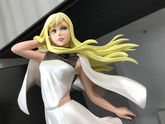 独特魅力 机动战士高达 闪光的哈萨维 琪琪·安达露西亚