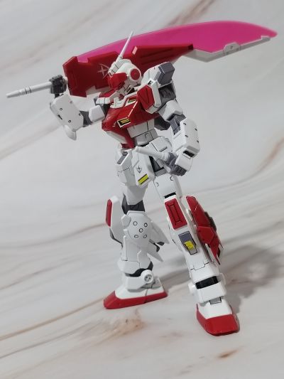 HG 机动战士高达 侵略者部队 红骑士