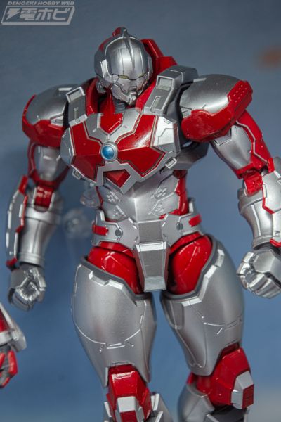 S.H.Figuarts 机动奥特曼 杰克装甲 -动画版-