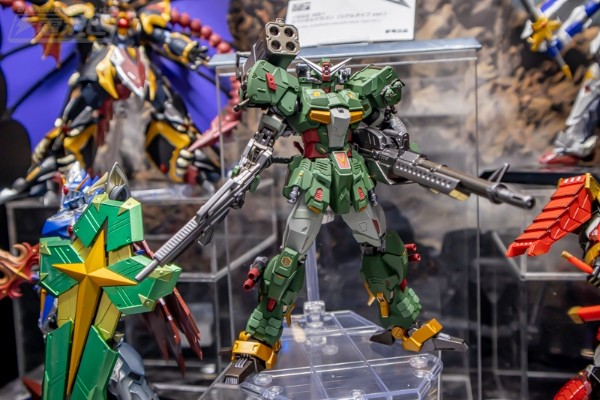 METAL ROBOT魂＜机动战士系列＞ 真指挥官高达