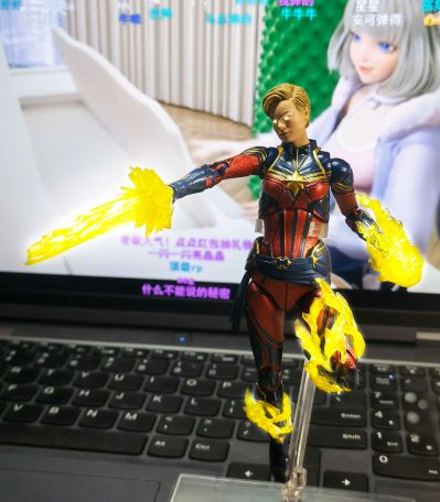 MAFEX No.163  复仇者联盟4 终局之战 惊奇队长(终局之战版)