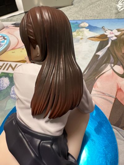 蹲下的JK 脱衣版