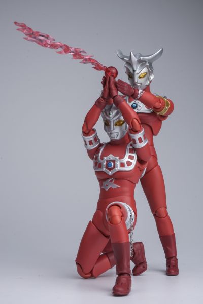 S.H.Figuarts  雷欧奥特曼 阿斯特拉