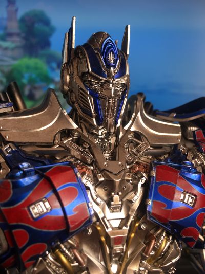 3Z0457 DLX 变形金刚5：最后的骑士 擎天柱