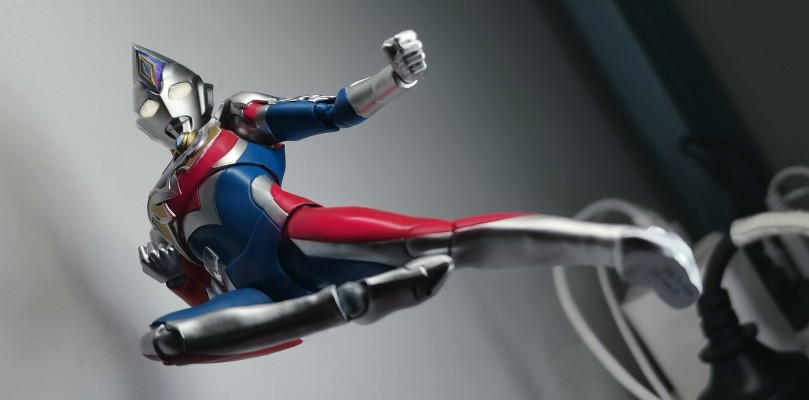 S.H.Figuarts 德凯奥特曼 闪亮型