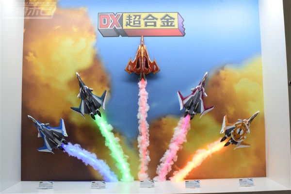 DX超合金 超时空要塞系列 Sv-262Hs 龙III （伯格·康瓦尔特机）赤骑士版