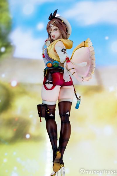 莱莎的炼金工房:常暗女王与秘密藏身处 莱莎琳・斯托特