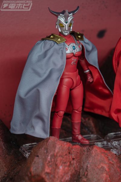 S.H.Figuarts  奥特斗篷