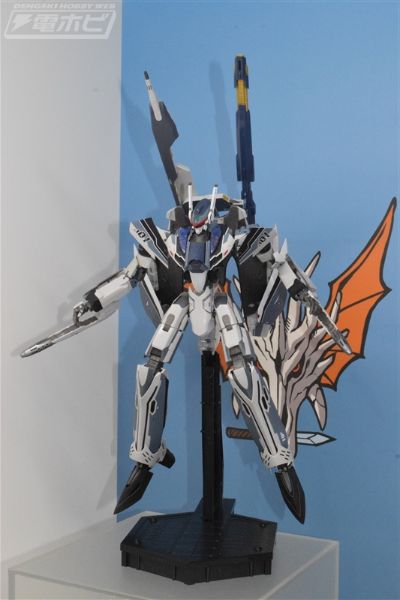 DX超合金 超时空要塞系列 VF-31AX 卡伊洛斯 进阶型（阿拉德·梅塔斯机）