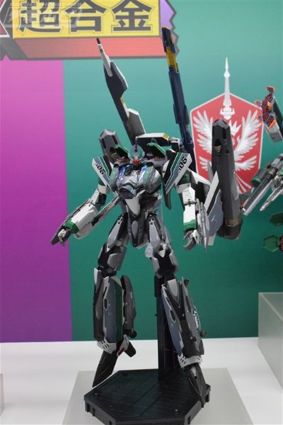 DX超合金 超时空要塞系列 VF-31AX 卡伊洛斯 进阶型 (伯格·康瓦尔特机) 对应超级配件套装