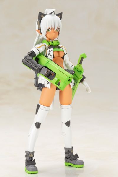 岛田文金艺术集 机甲少女 阿西娅 异色版 + FGM148 标枪反坦克导弹