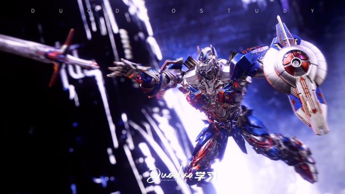 3Z0457 DLX 变形金刚5：最后的骑士 擎天柱