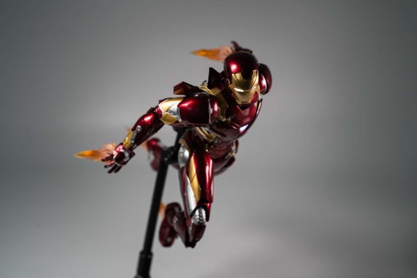 3Z0256 DLX系列 美国队长3：内战 钢铁侠 46号装甲