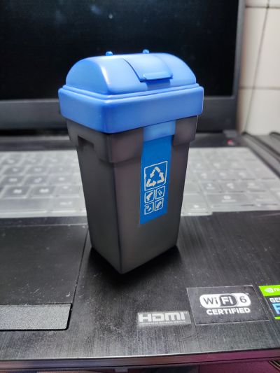 蔚蓝档案 霞泽美游 小心谨慎的观察