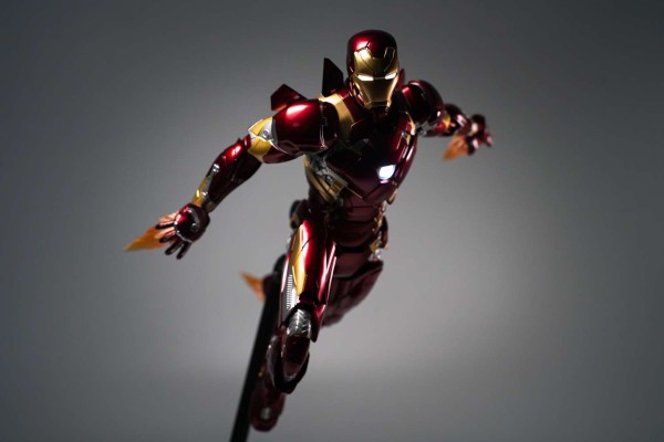 3Z0256 DLX系列 美国队长3：内战 钢铁侠 46号装甲